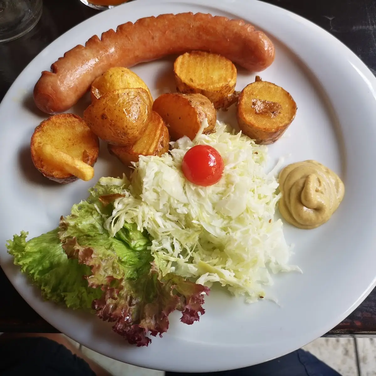 Smażon Kiełbasa Z Ziemniakami
