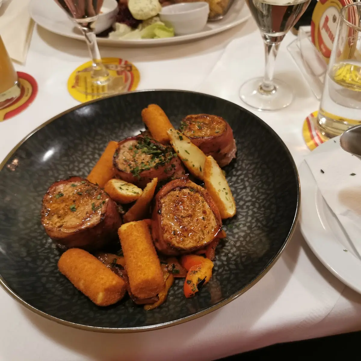 Schweinefilet Im Speckmantel Mit Kroketten