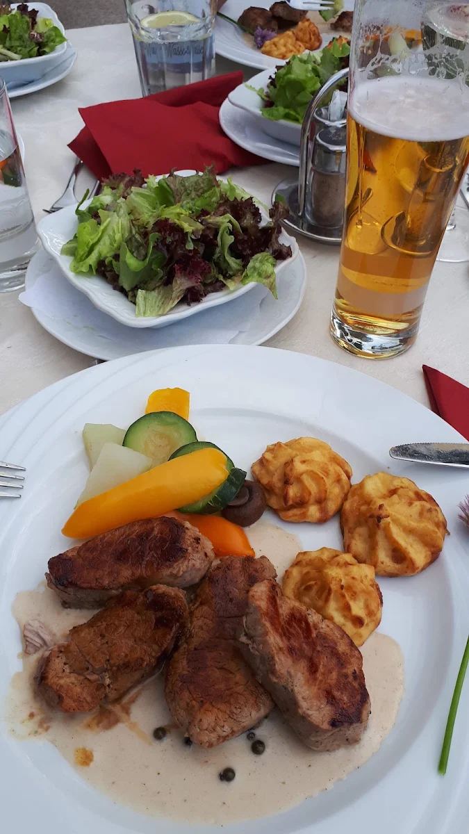 Filetstücke Mit Junggemüse