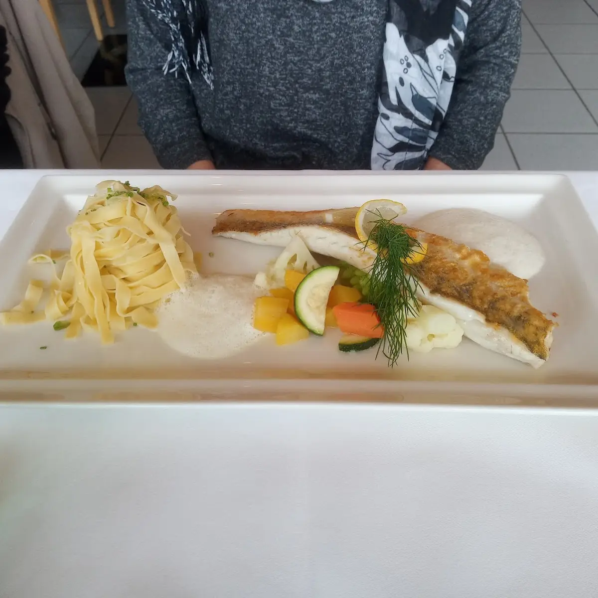 Zander Mit Nudeln