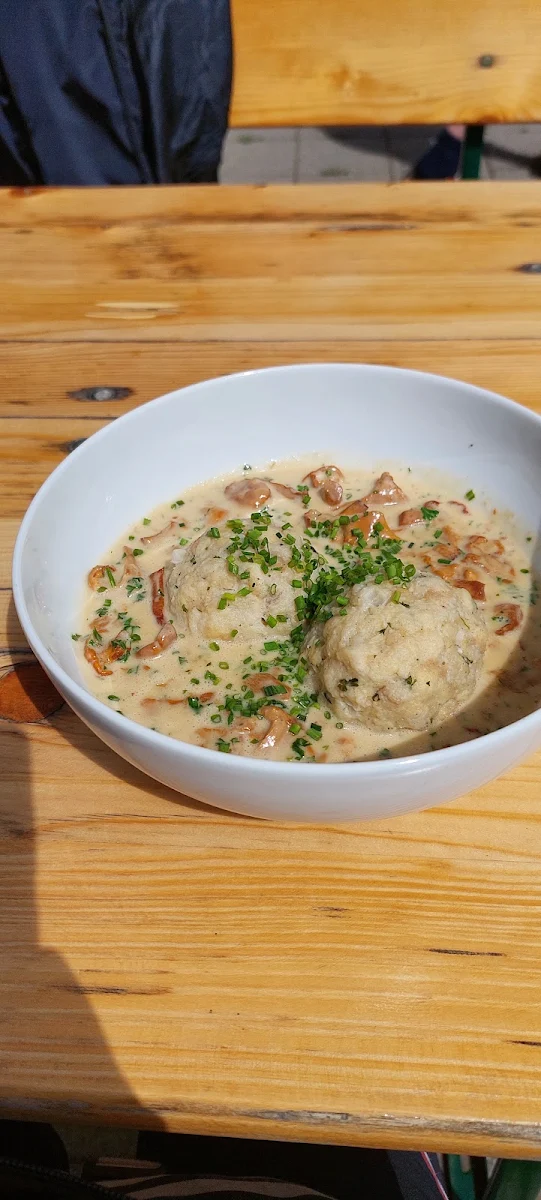 Semmelknödel Mit Pfifferlingrahmsauce