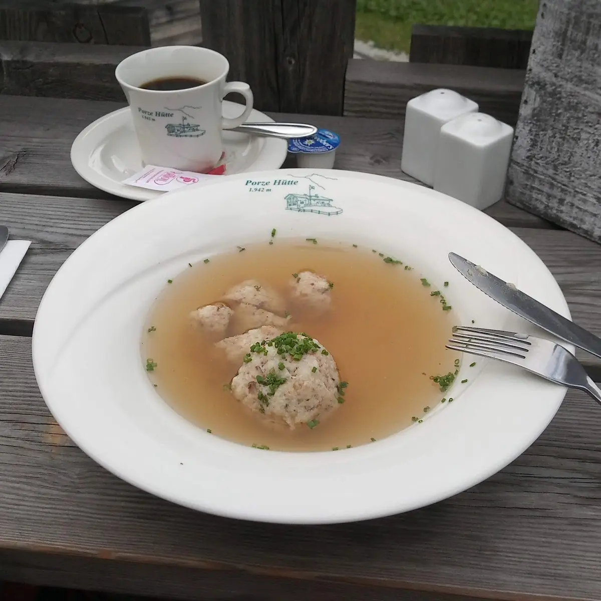 Tiroler Knödelsuppe