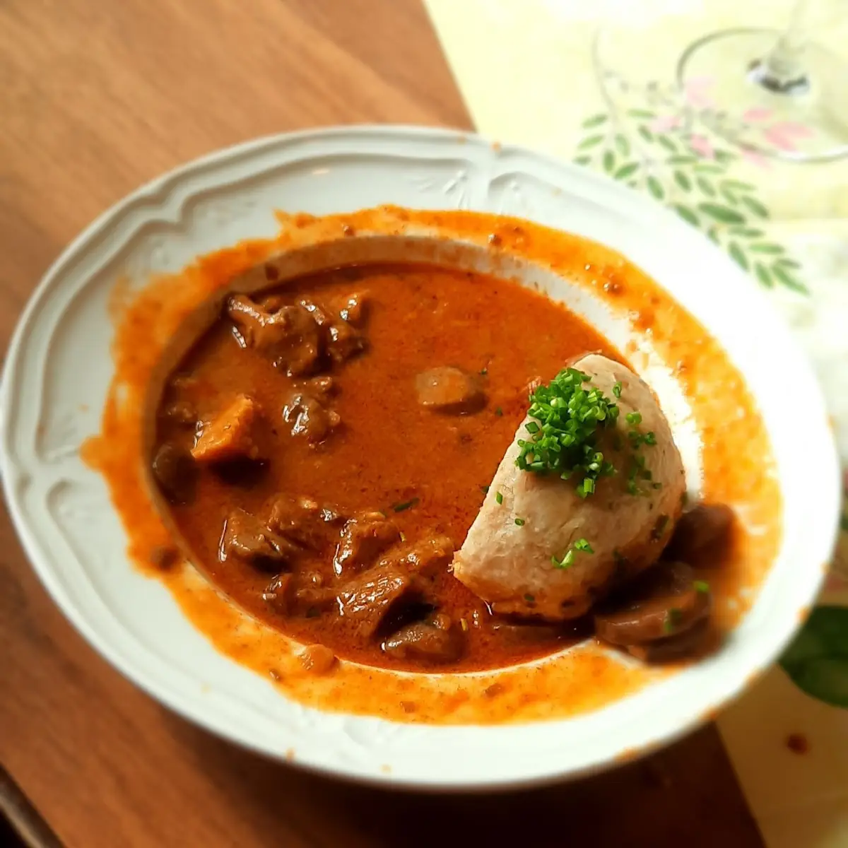 Schwammergulasch Mit Knödel