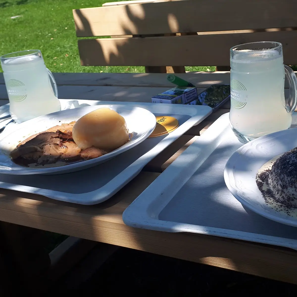 Schweinsbraten Mit Knödel & Germknödel