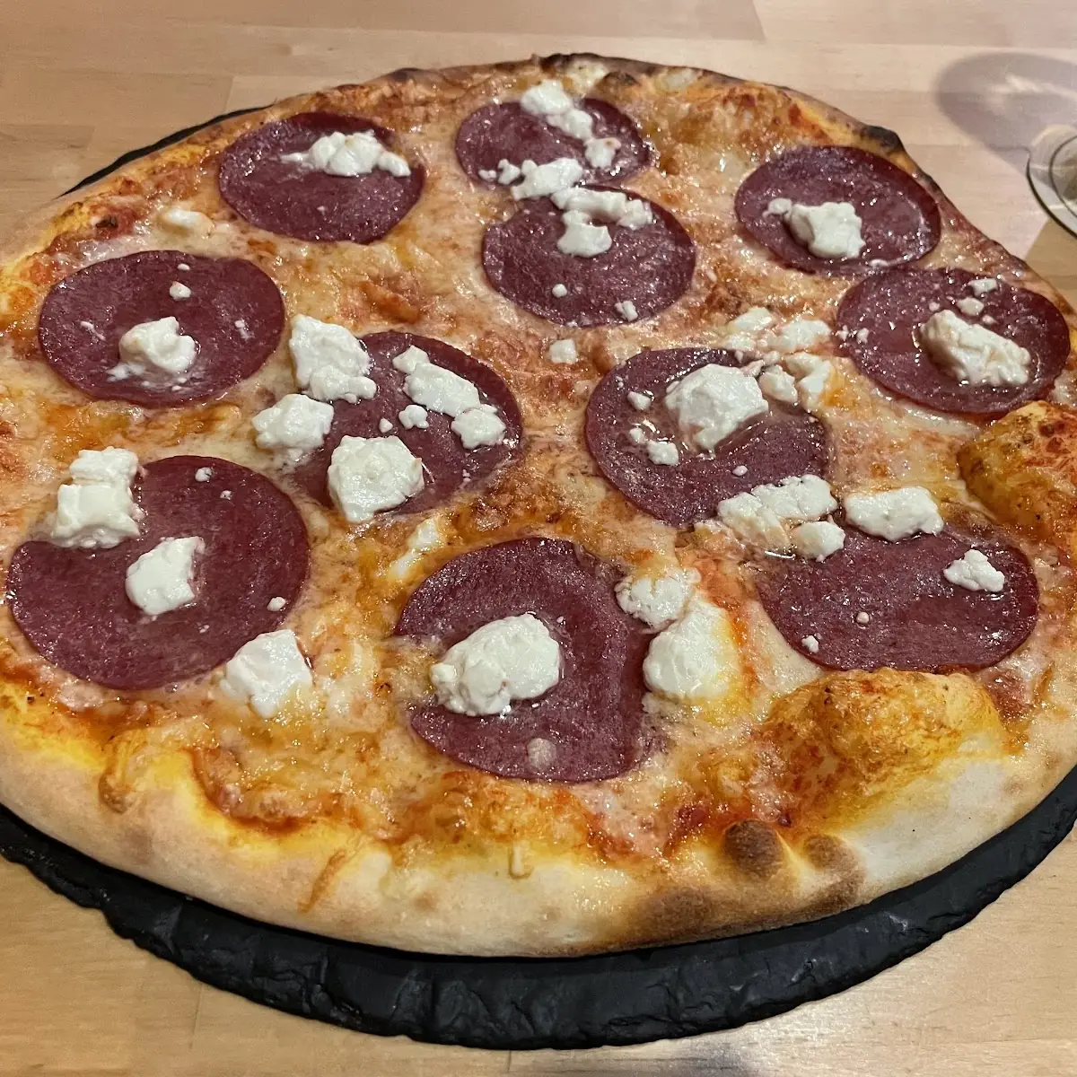 Pizza Salami Mit Feta