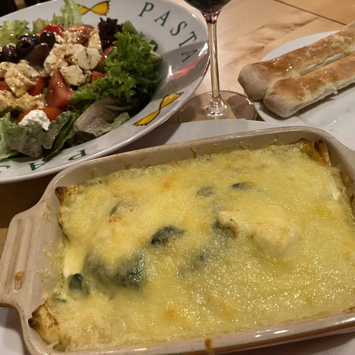 Salad & Garlic Bread