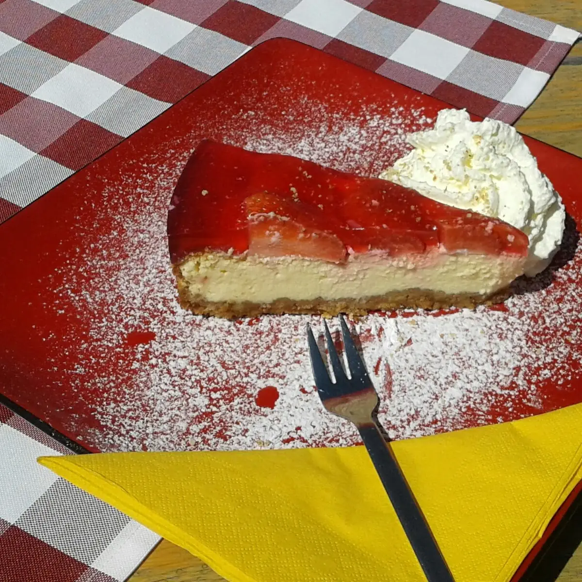 Erdbeer-käsekuchen