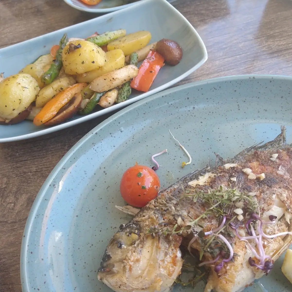 Dorade Mit Gemüseteller