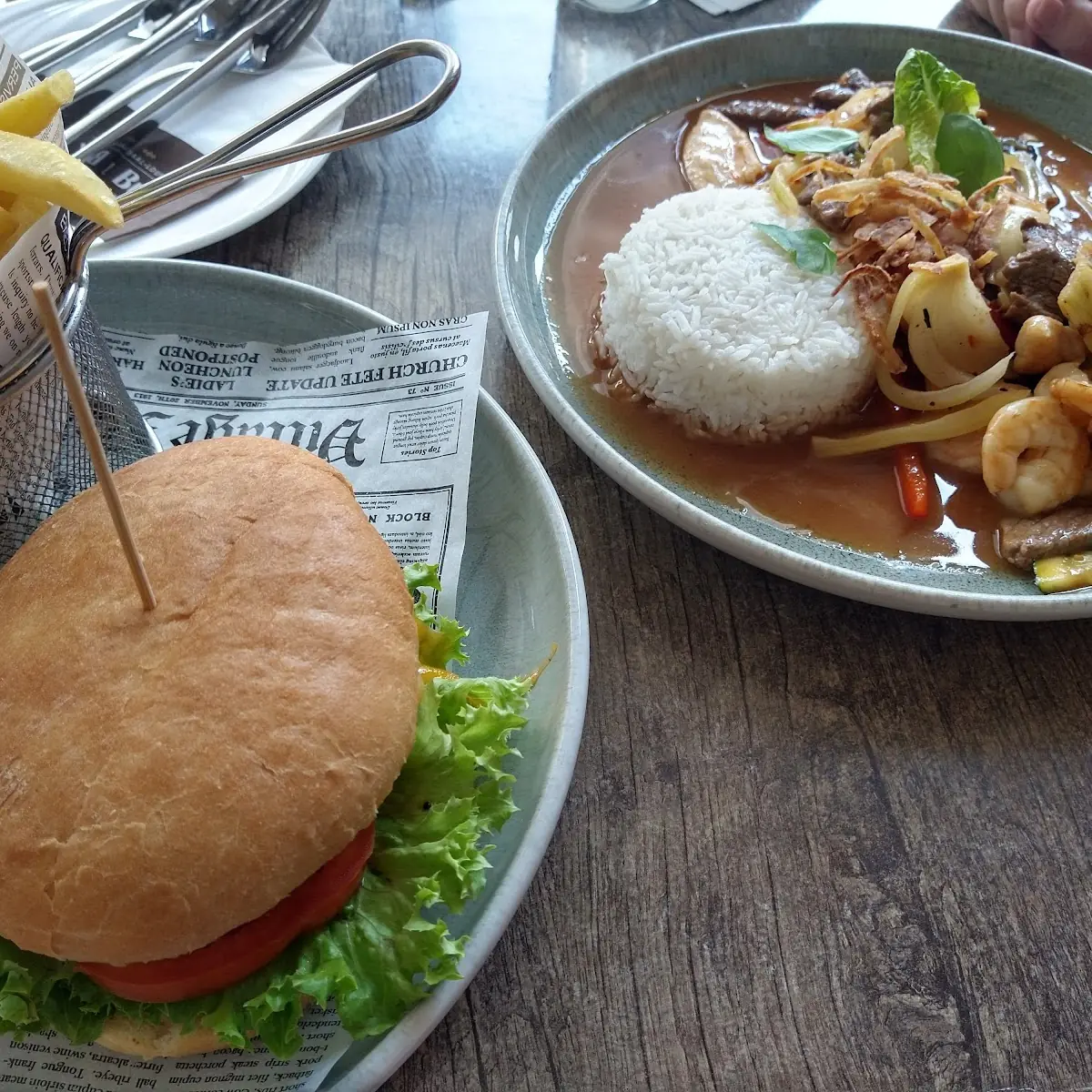 Ladyburger Und Asiatopf