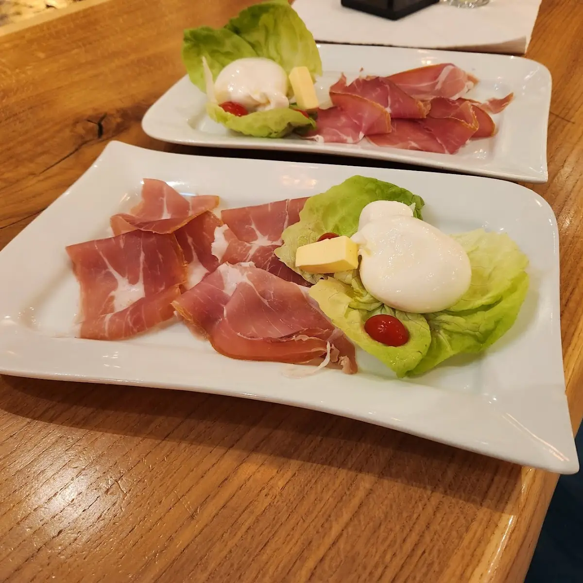 Prosciuttp Crudo Con Burrata