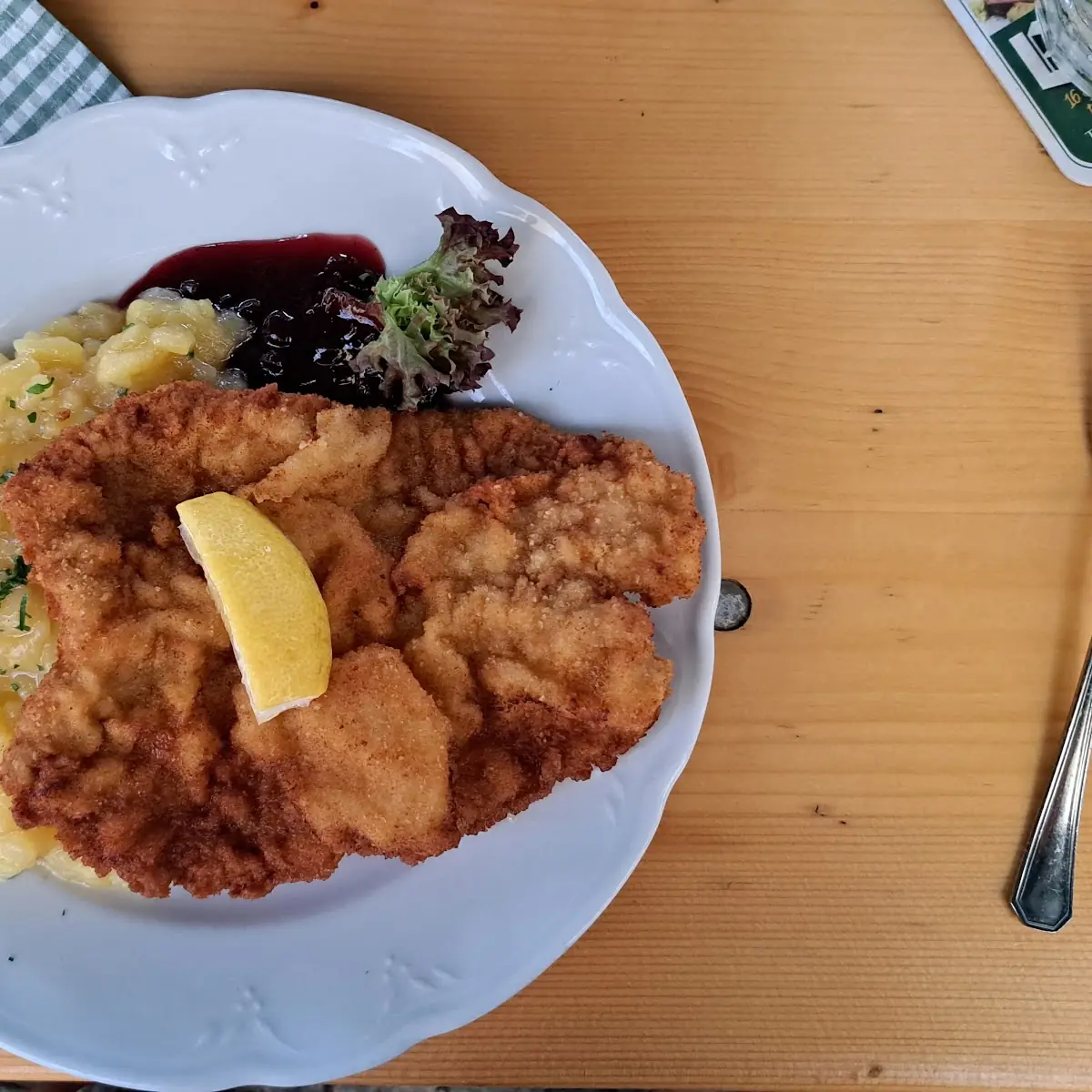 Eierschwammerl Mit Kleinem Schnitzel