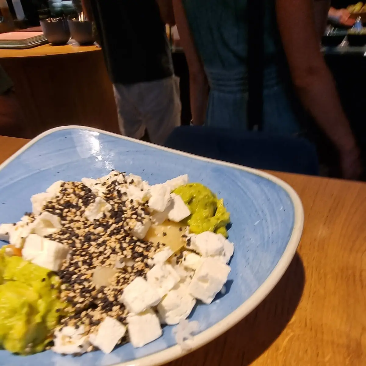 Poke Salmone Feta Avocado