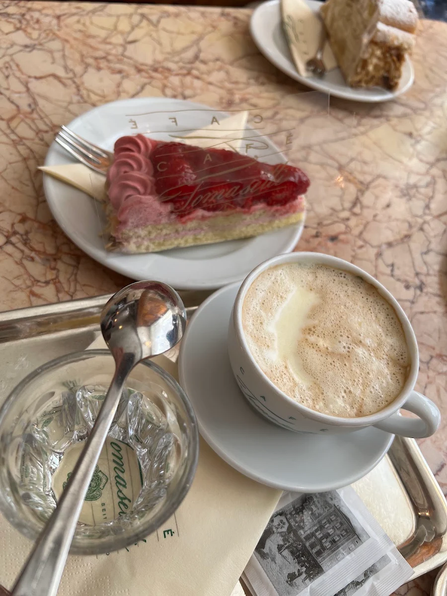 Cafe Mit Tomaselli Torte, Café Tomaselli