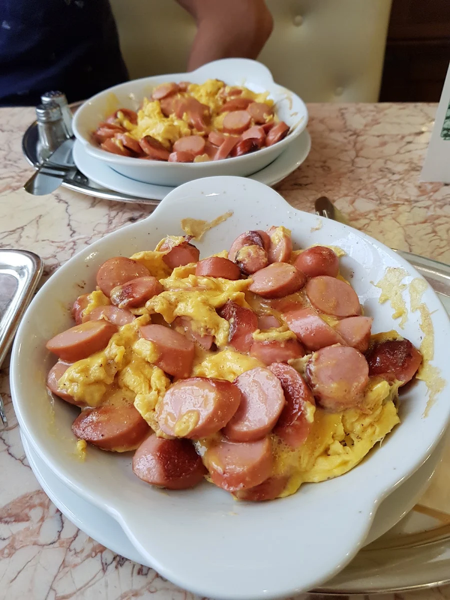 Sausage and Scrambled Egg, Café Tomaselli