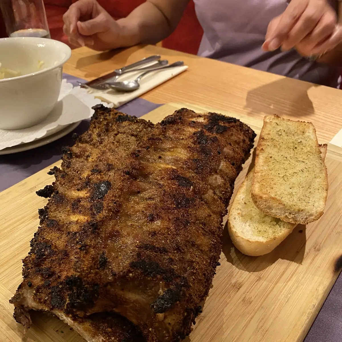 Knusprige Schweinsripperl Pikant