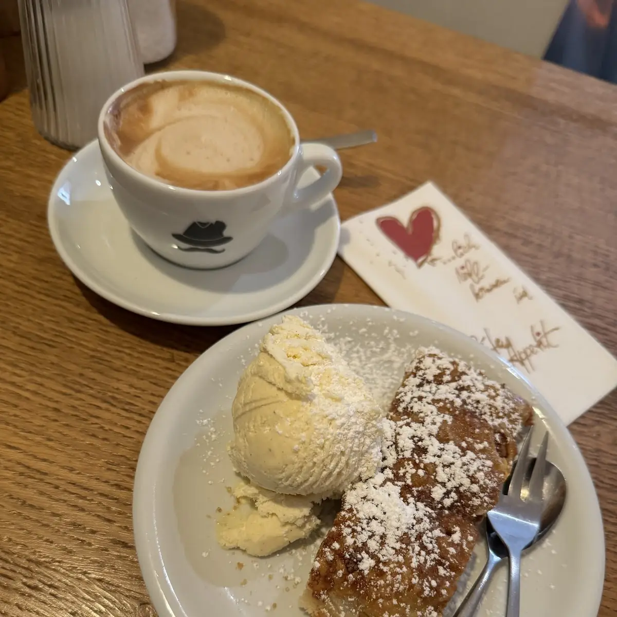 Apfelstrudel