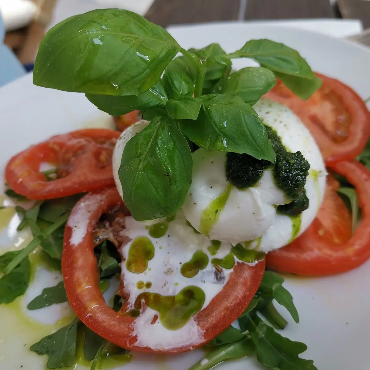 Büffelburata Tomaten Mit Pesto