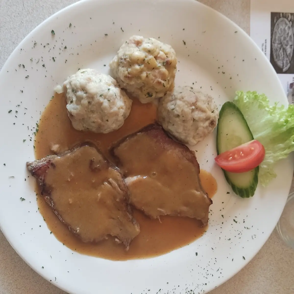 Sertés Szelet Barna Mártásban Zsemle Gombóccal