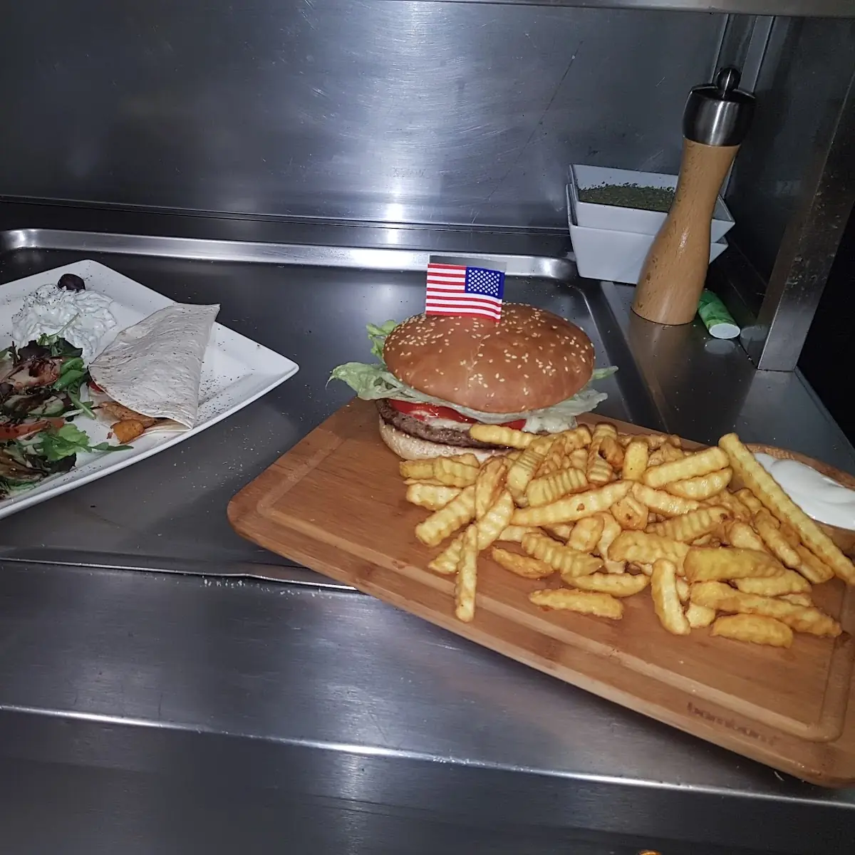 Highlights, The Garage Restaurant&Cafe~Bar
