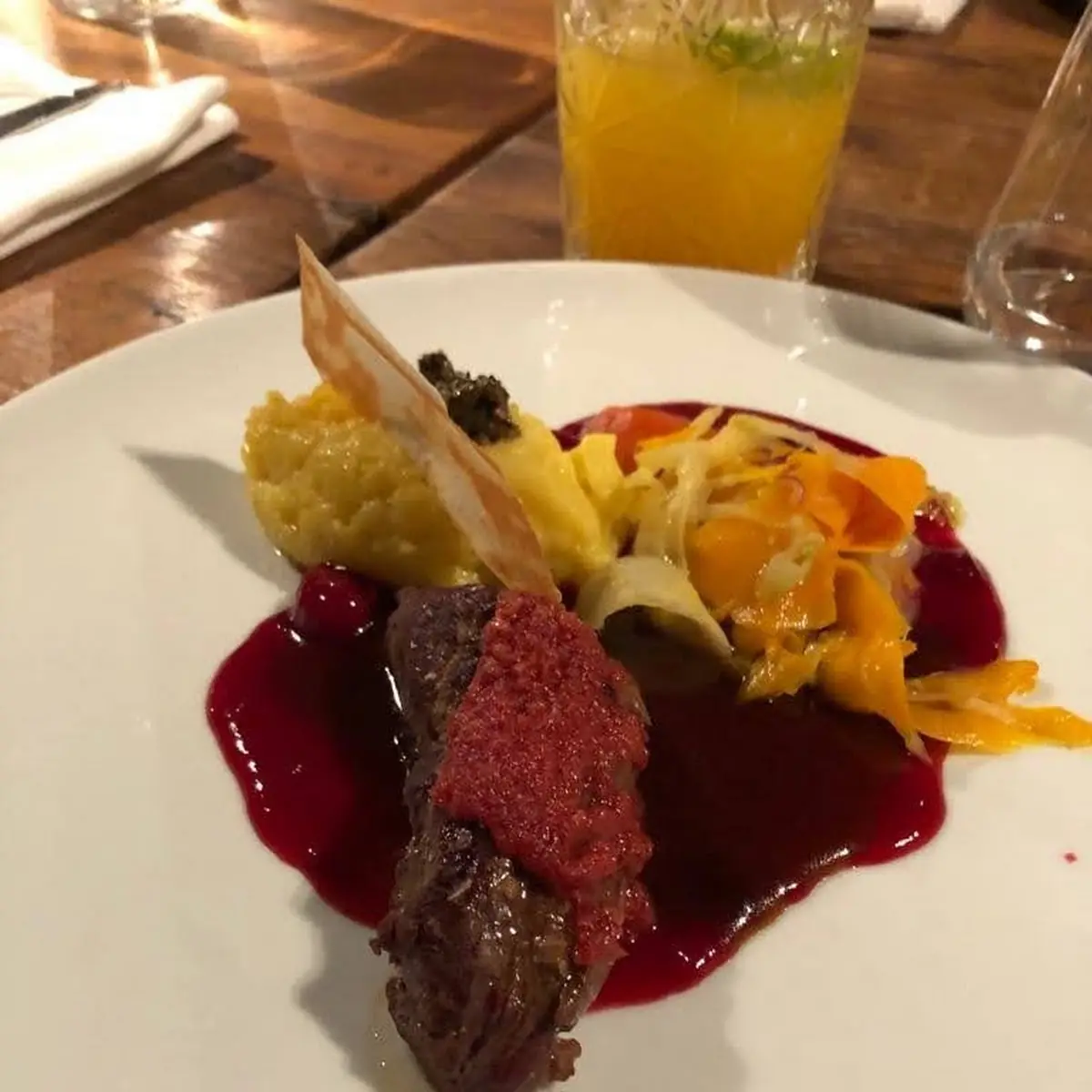 Hirsch Auf Kirschensauce Mit Kurkumapürree
