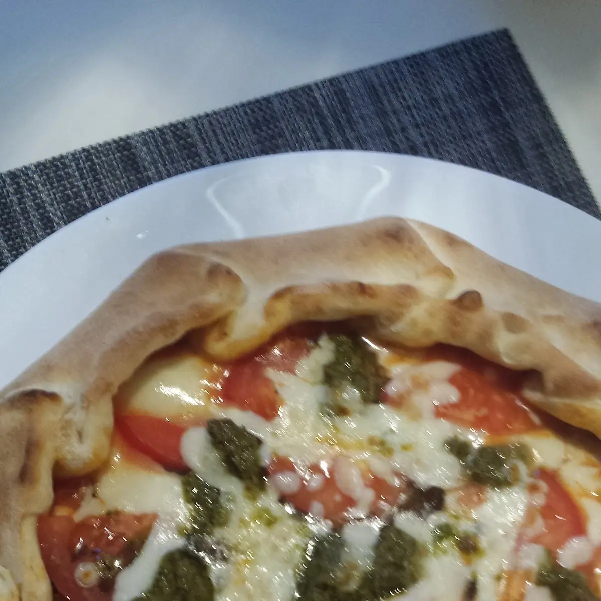 Pizza Caprese