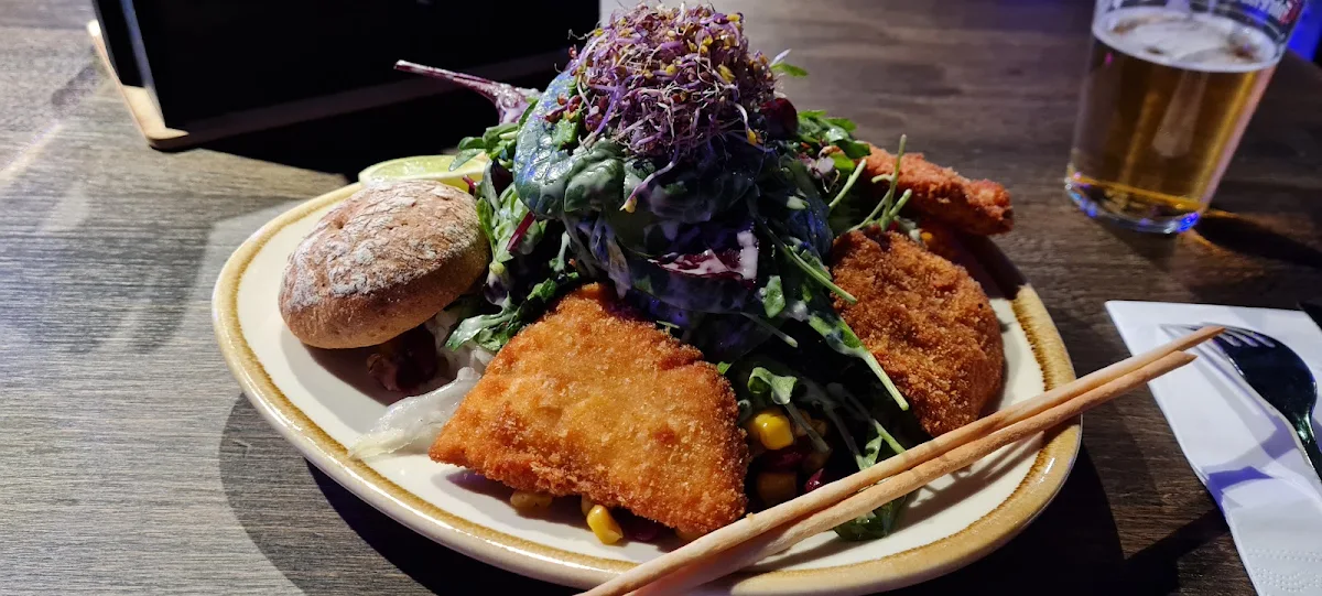 Crispy Pollo Gemischter Salat Mit Hähnchen