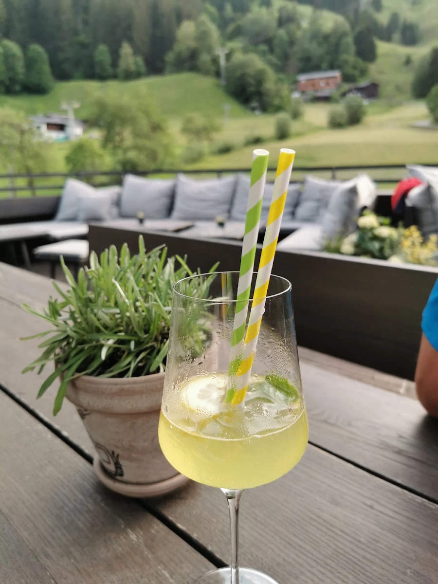 Gespritzter Apfelsaft
