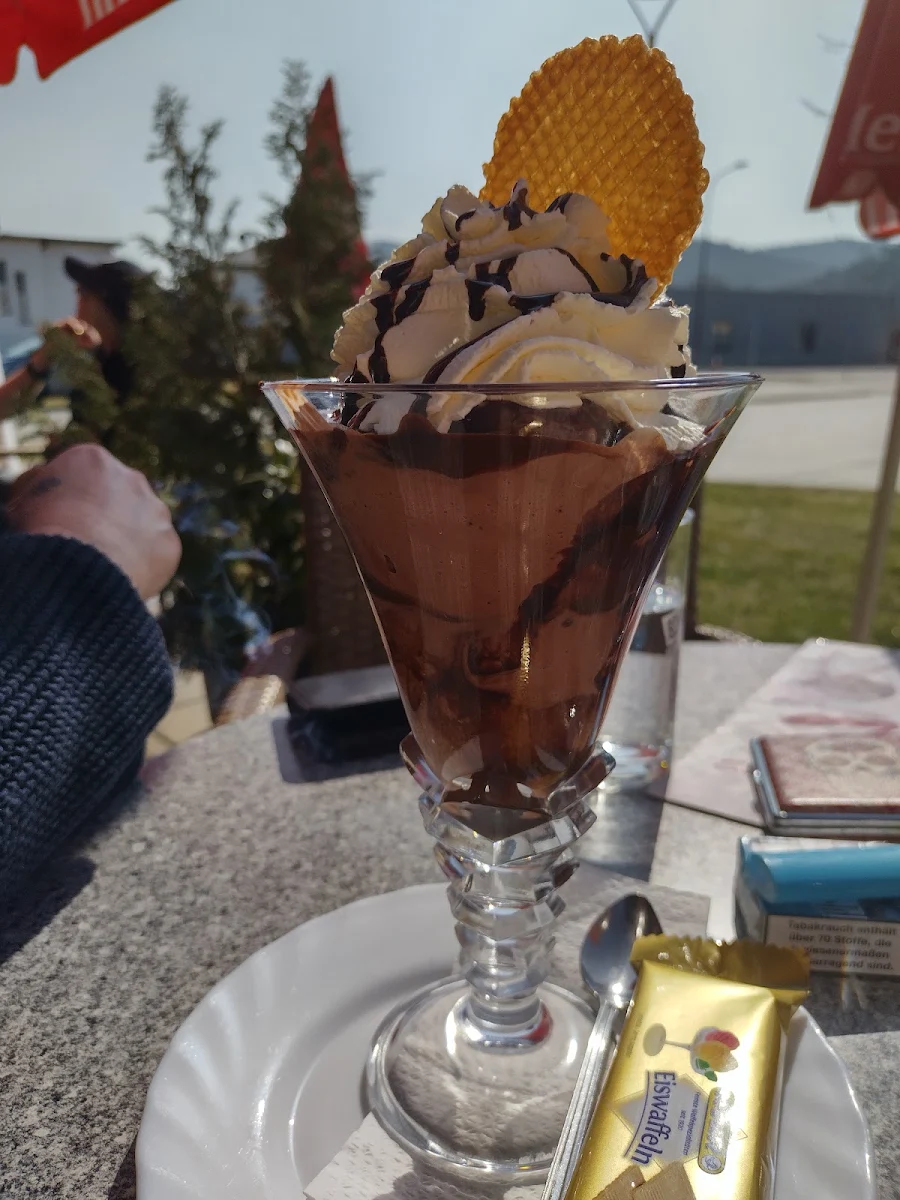 Eiskaffee Und Erdbeerbecher