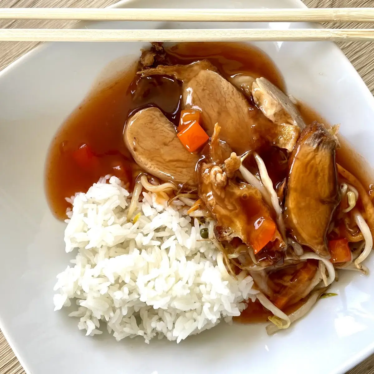 Acht Schätze Wok