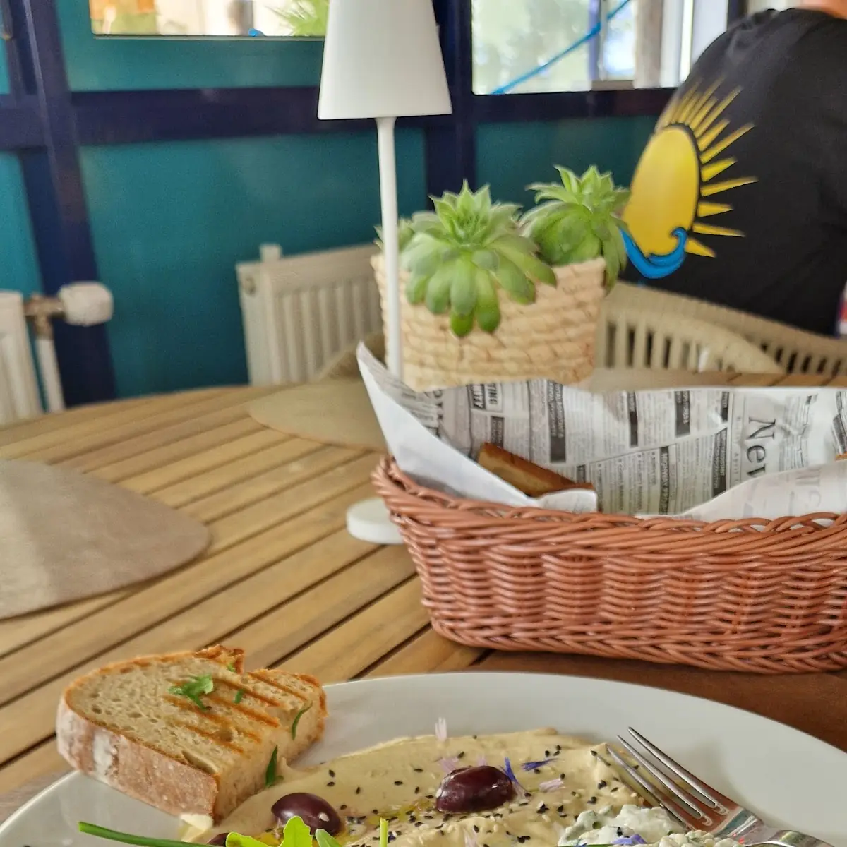 Hummus Plate