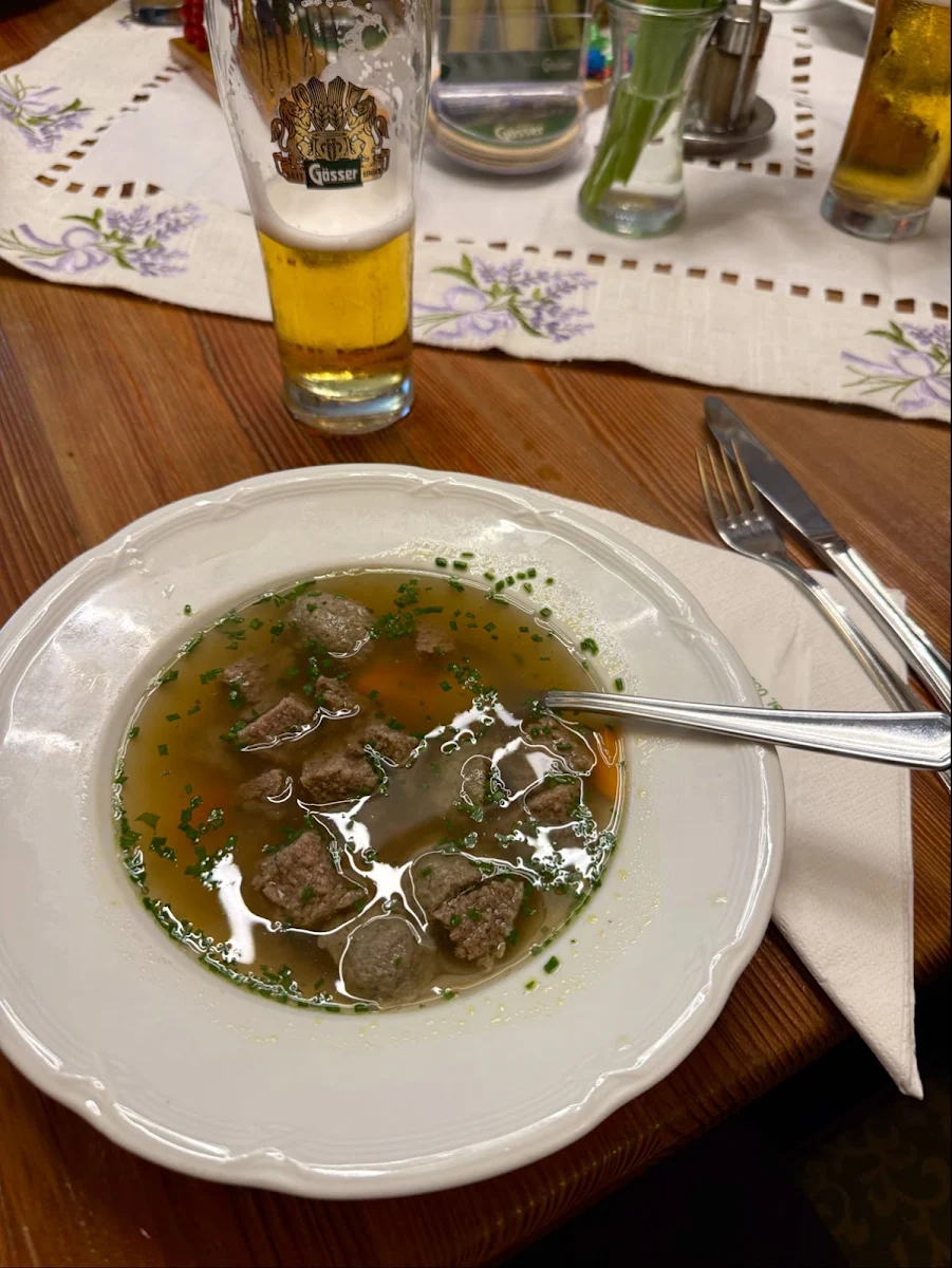 Leberknödelsuppe
