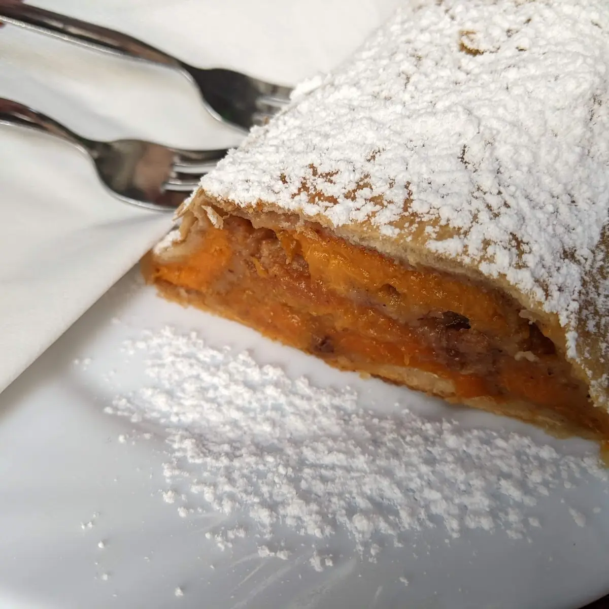 Marillenstrudel