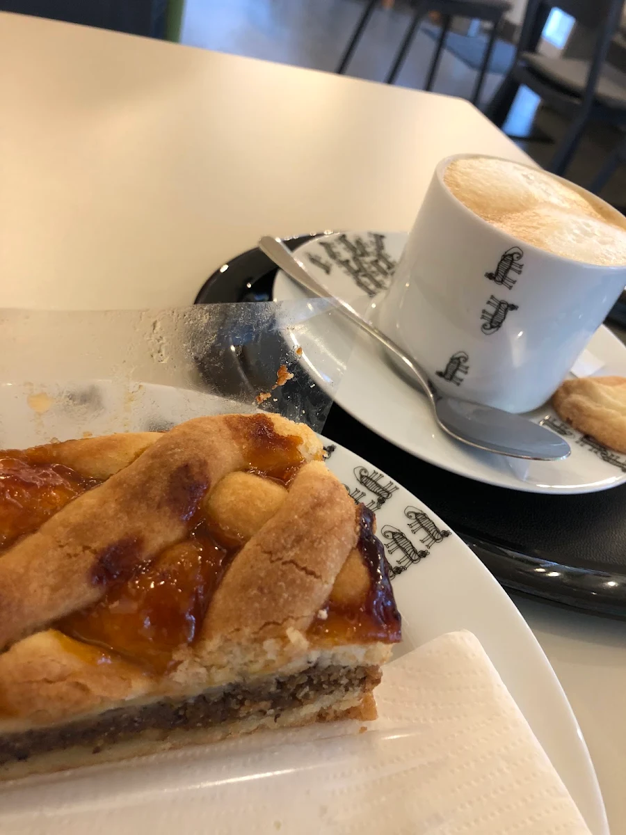 Nusskuchen Und Kaffee