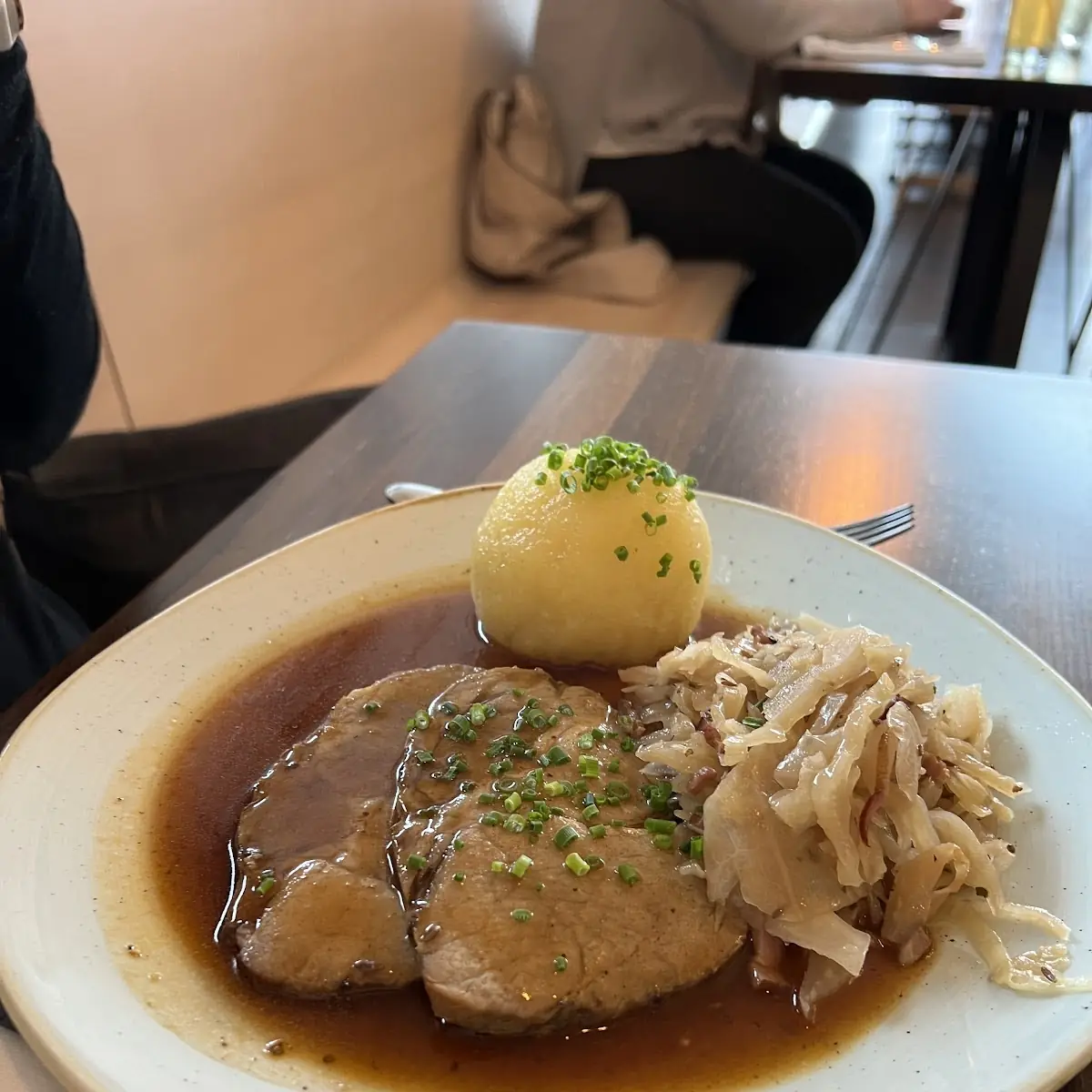 Schweinebraten Mit Waldvierteler-erpfiknödel