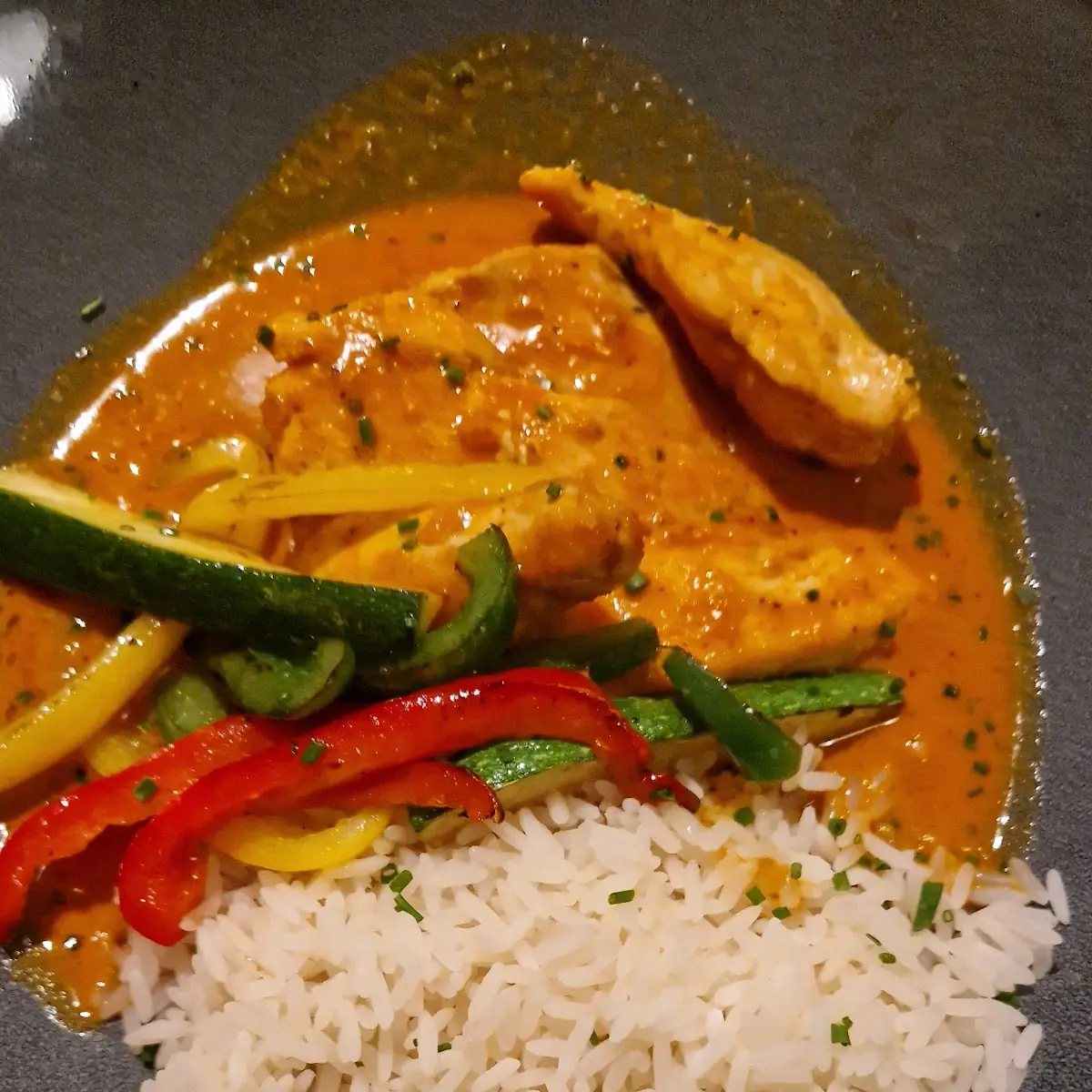 Rotes Hähnchen Curry