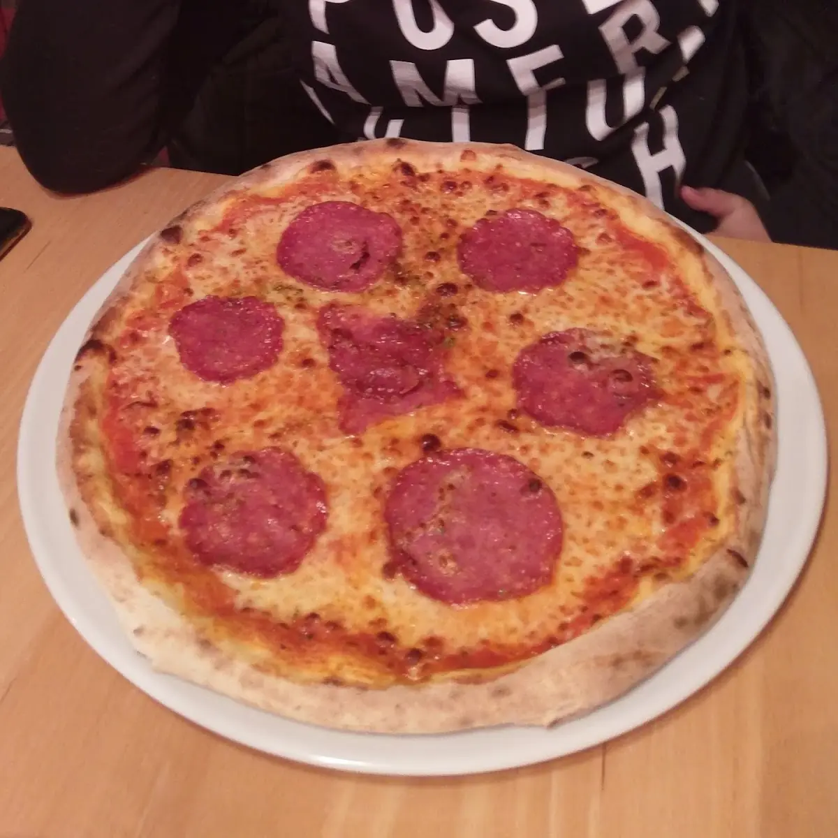 Kleine Pizza Salami