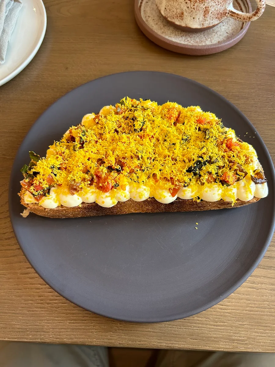 Sauerteigbrot Mit Quarkcreme Und Kimchi