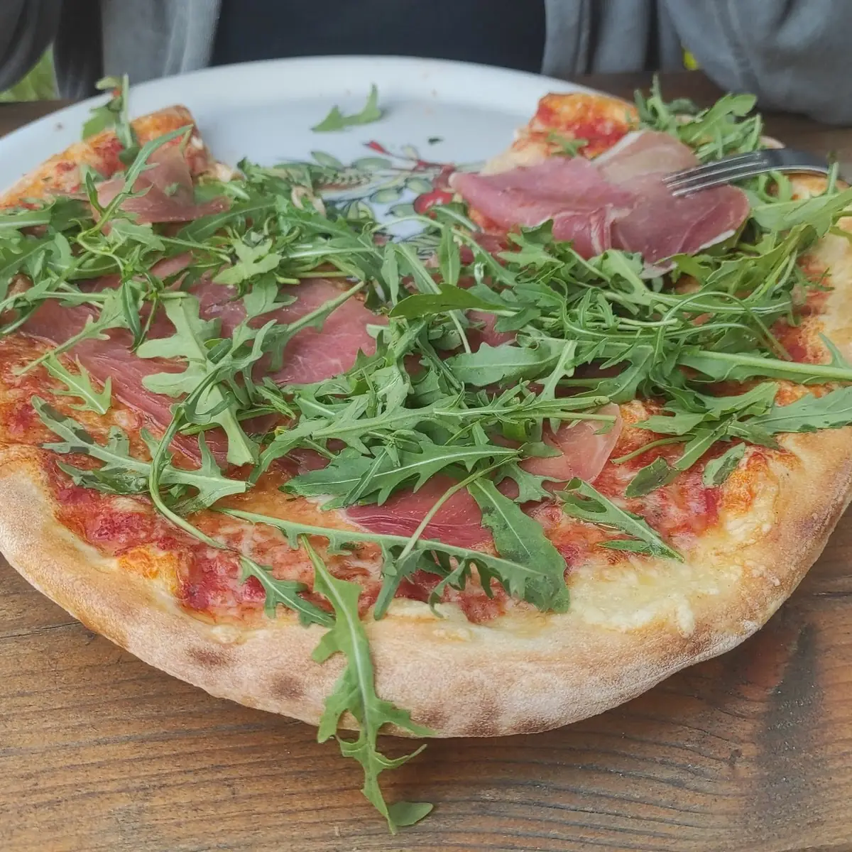 Pizza Prosciutto Und Rucola