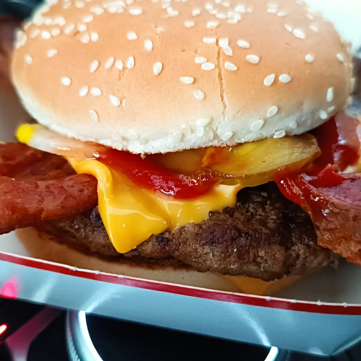 Hamburger Royal Mit Käse Und Bacon