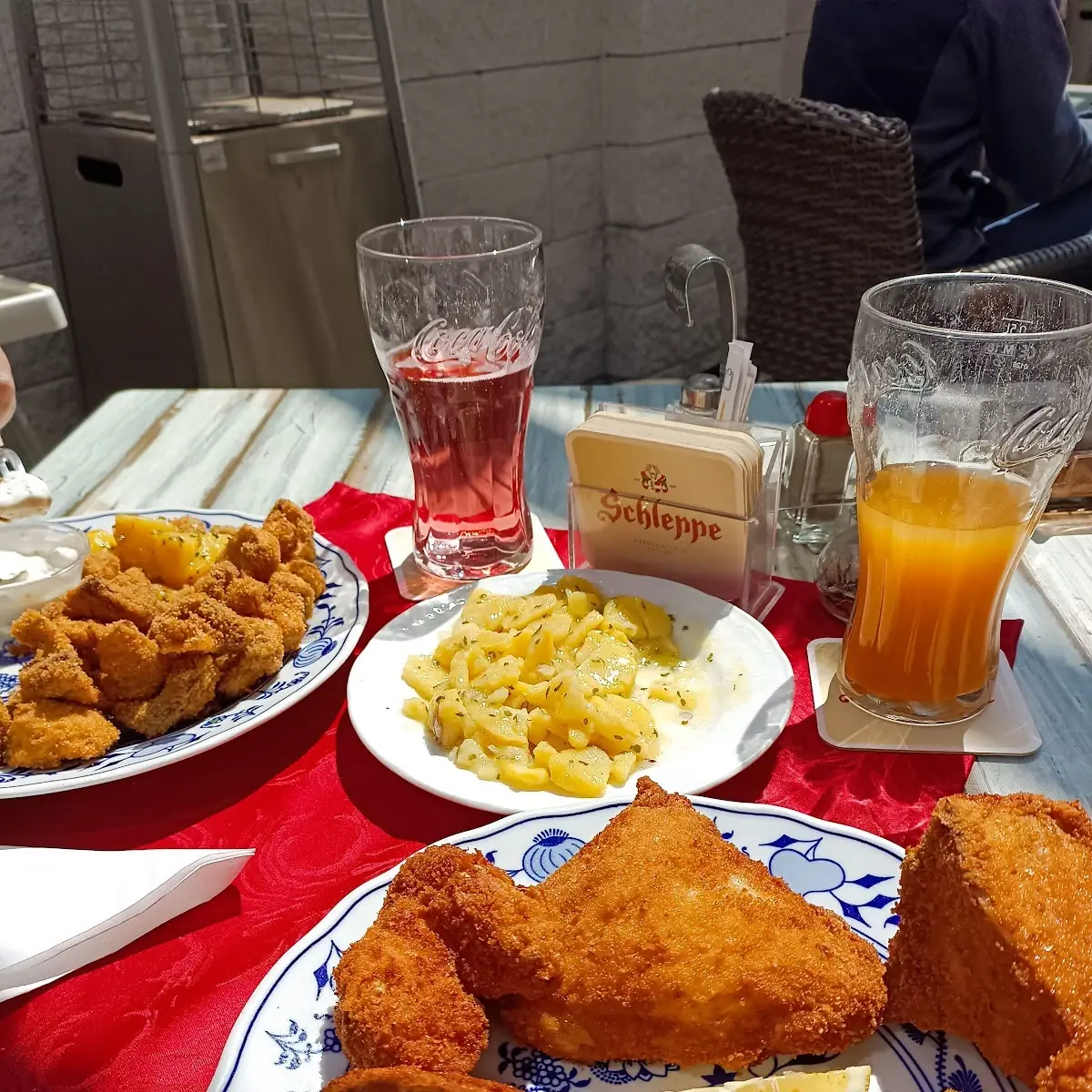 Gebackene Champions Und Ein Halbes Backhendl