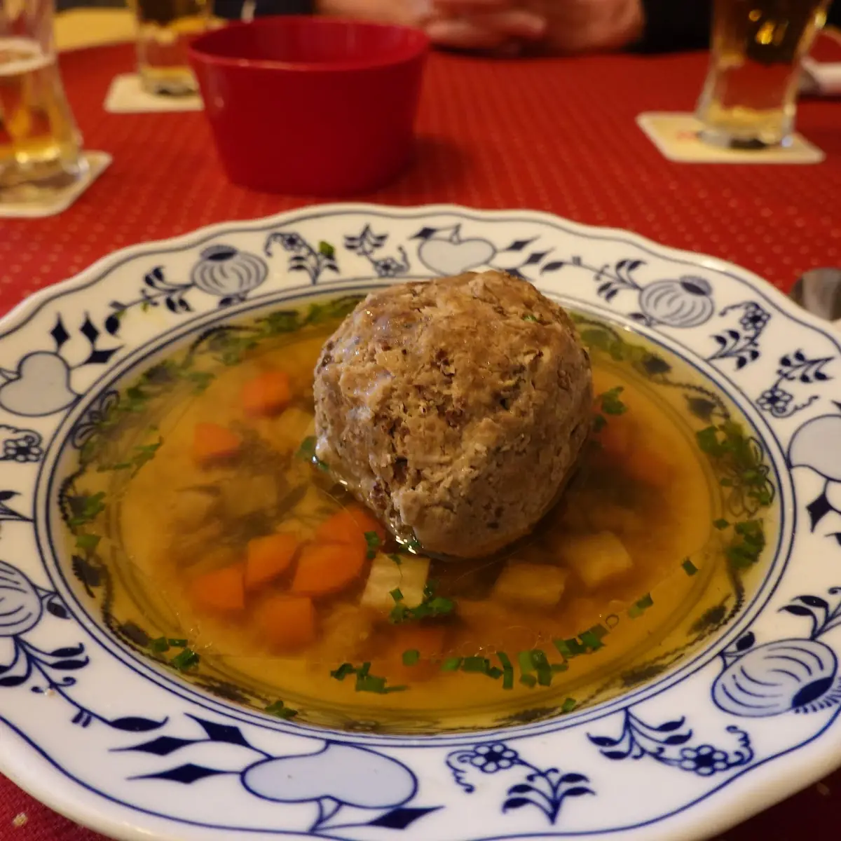 Leberknödelsuppe