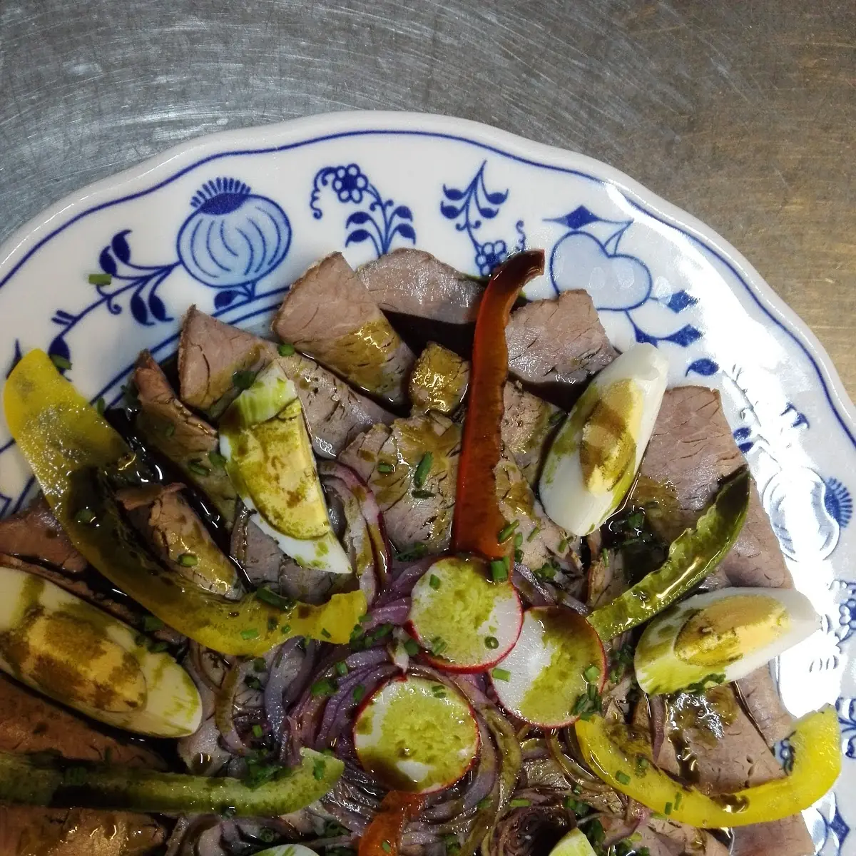 Saures Rindfleisch Mit Kernöl