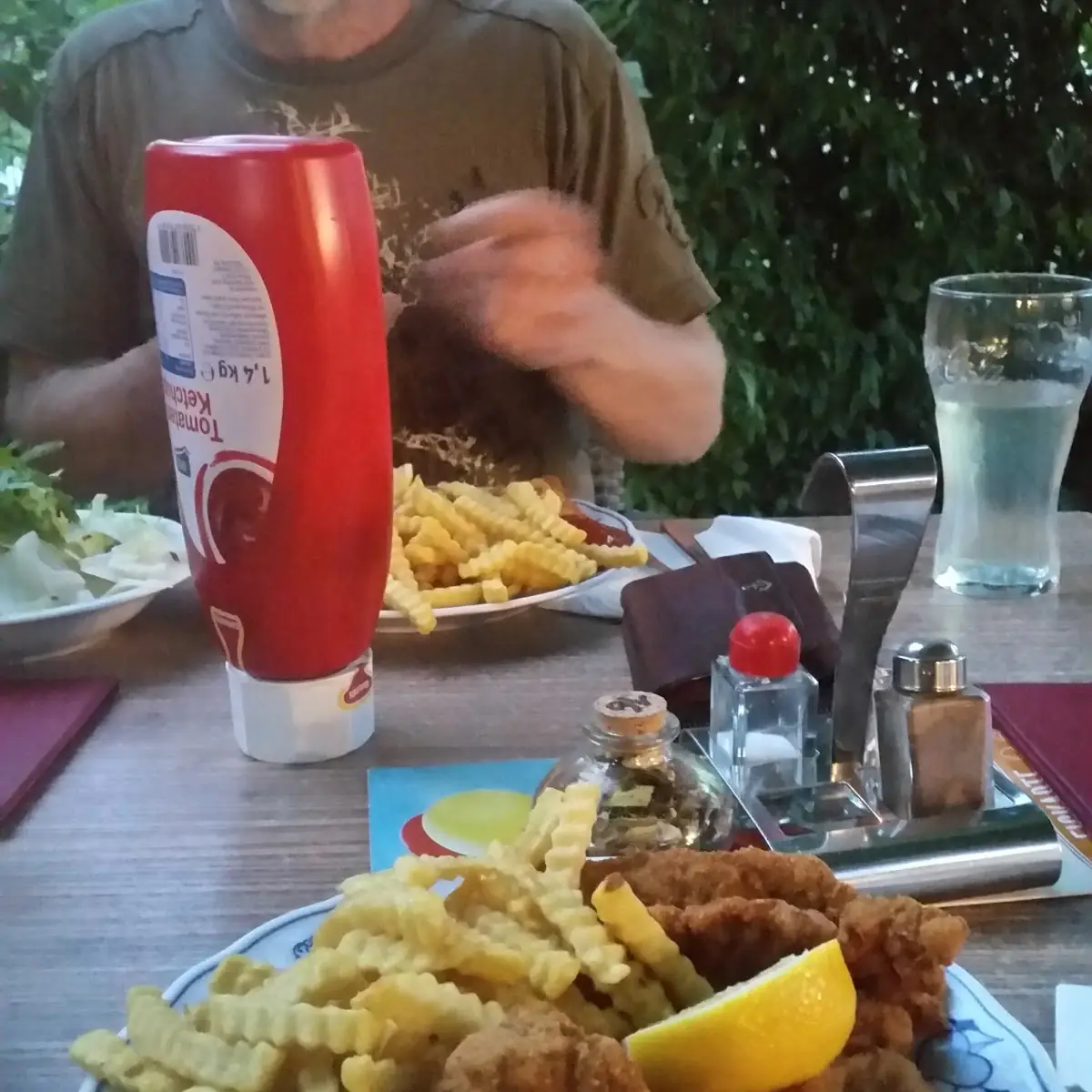 Wiener Schnitzel Mit Pommes Frites
