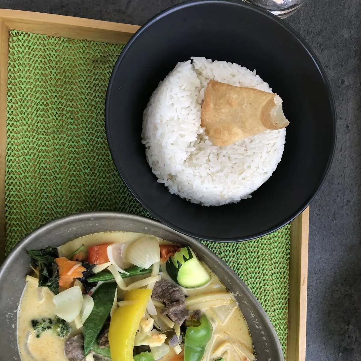 Rotes Curry Mit Hühnerfleisch