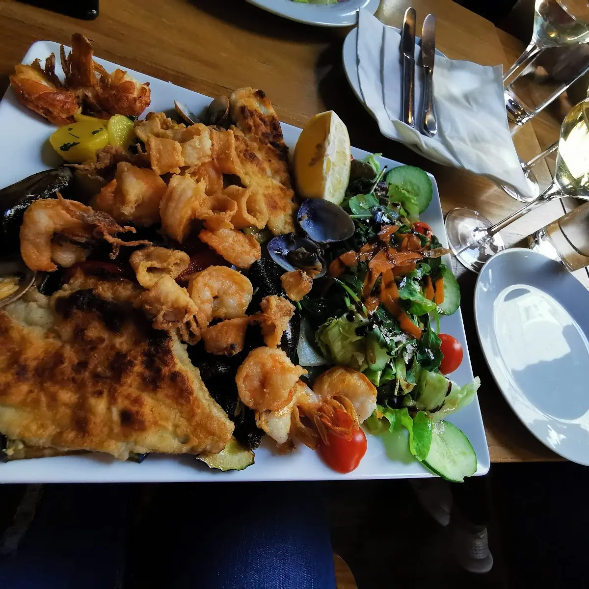 Grigliata Mista E Frittura Di Pesce Con Contorno