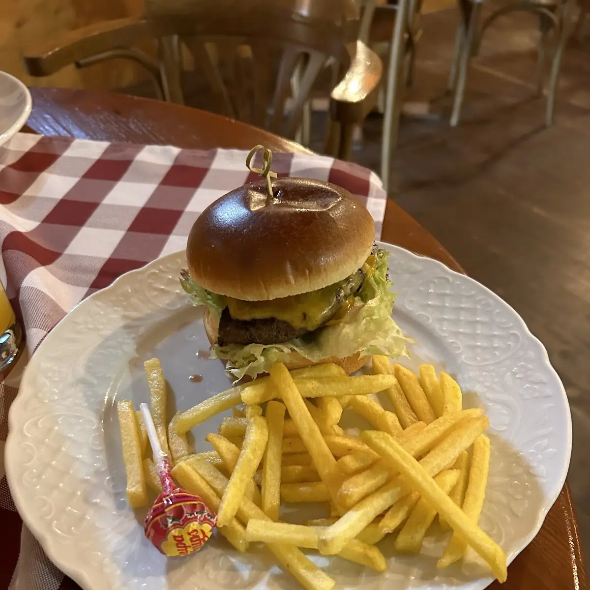 Kinder Burger