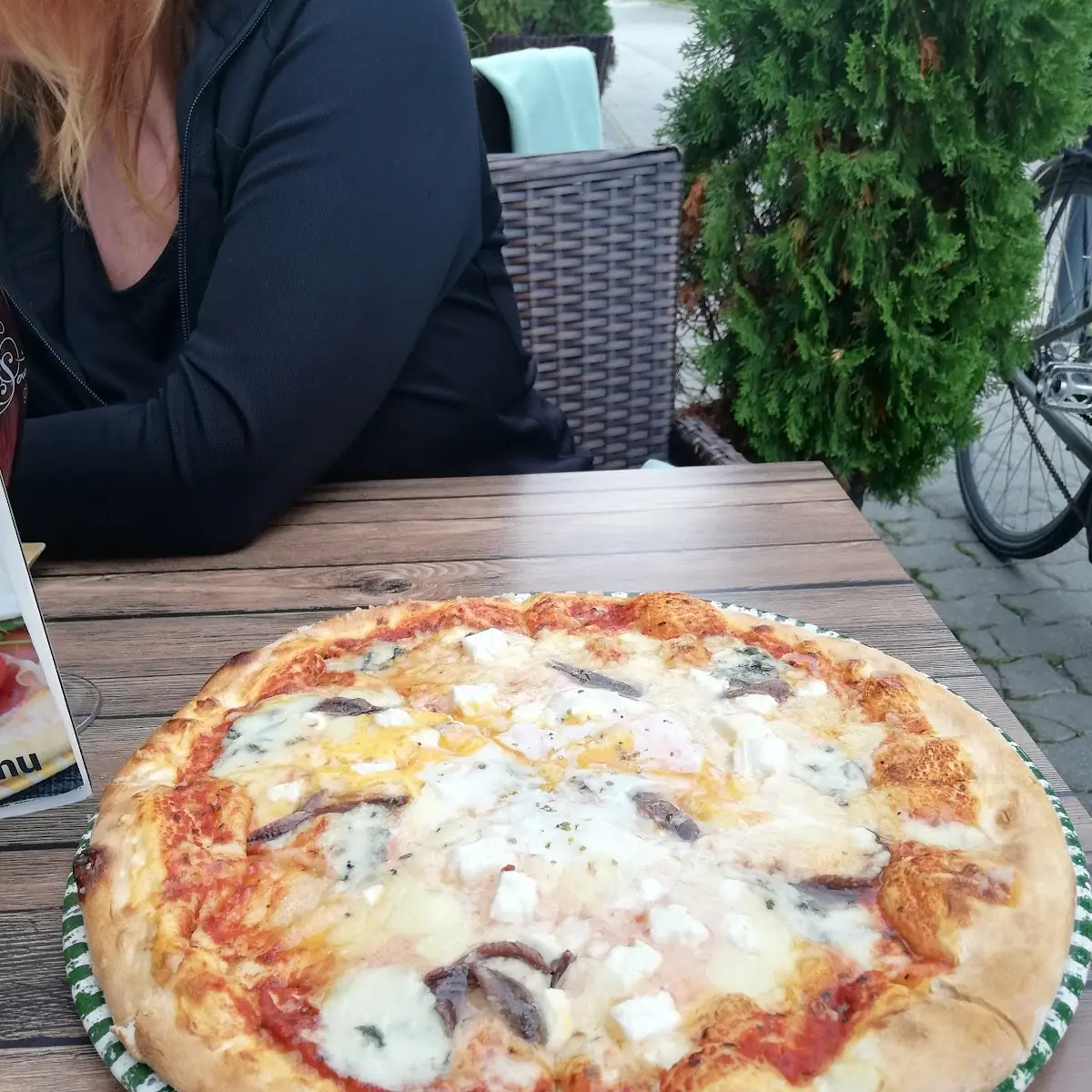 Quattro Formaggi Mit Sardellen Ei Shrimps U Knoblauch