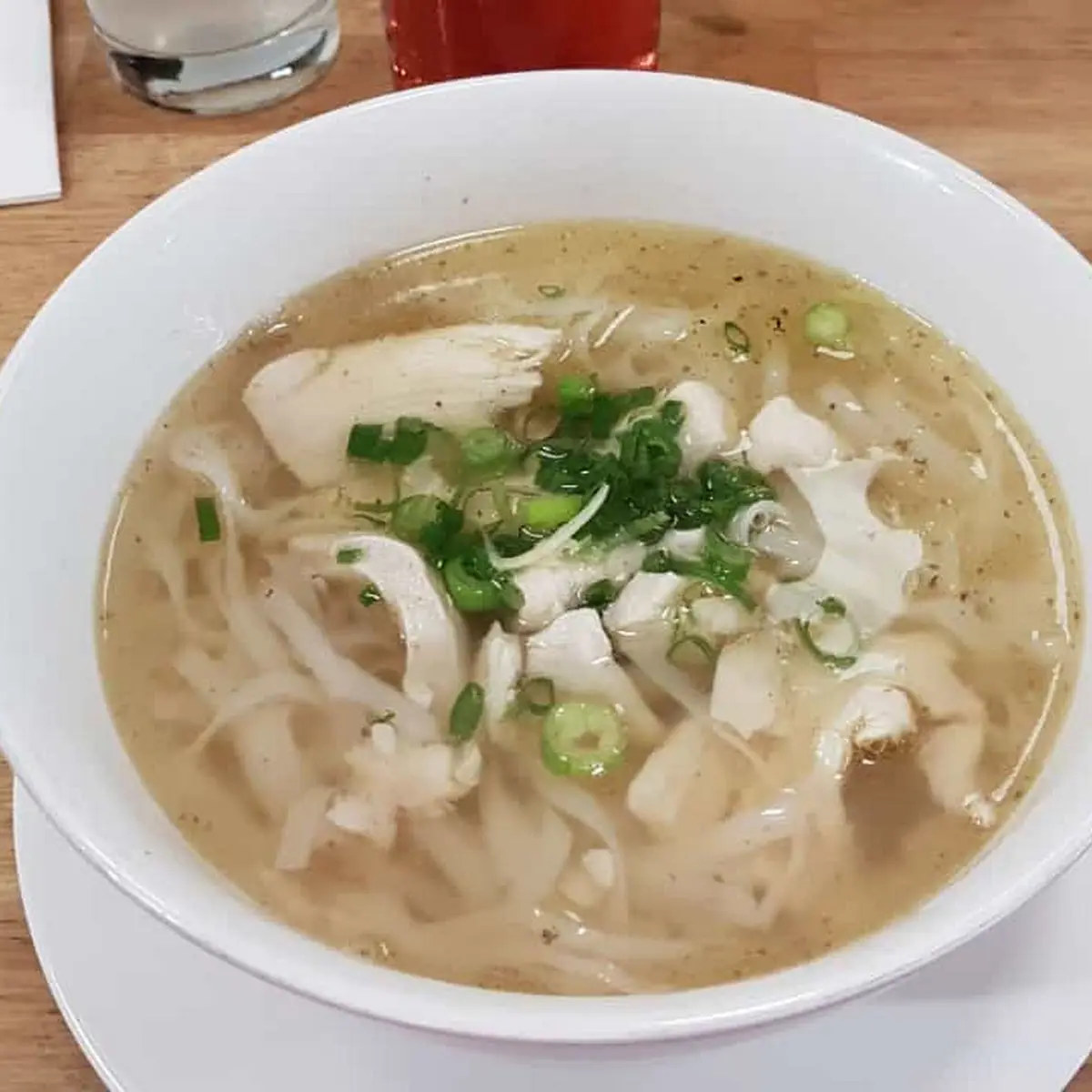 Pho GA Reisbandnudelsuppe Mit Hühnerfleisch