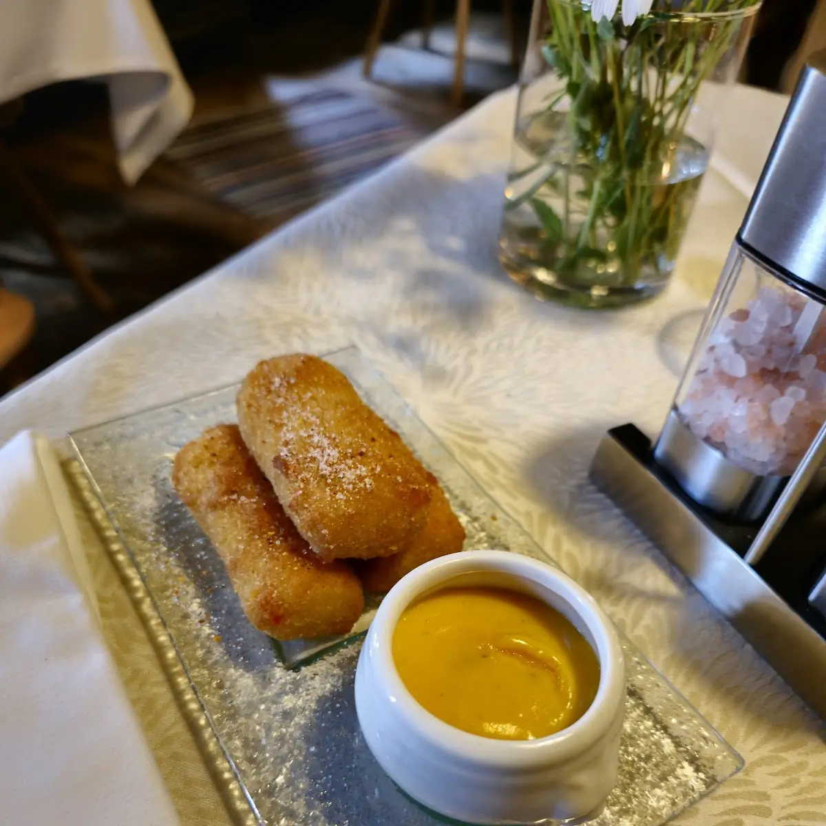Kroketten Mit Chili Käsesoße