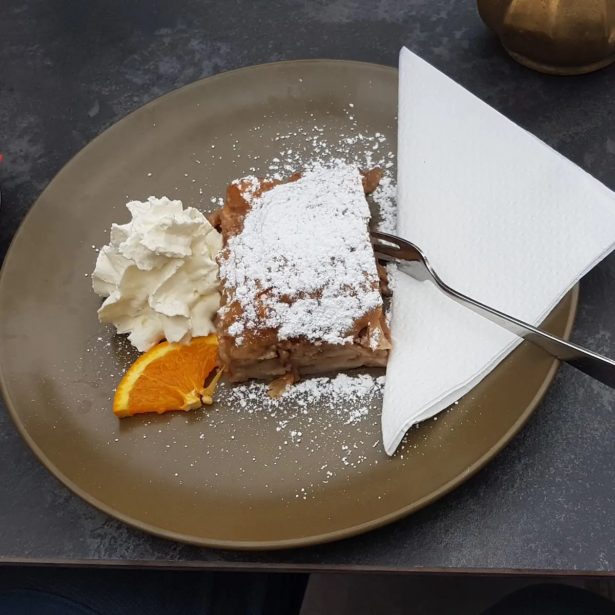 Apfel Strudel With Cream